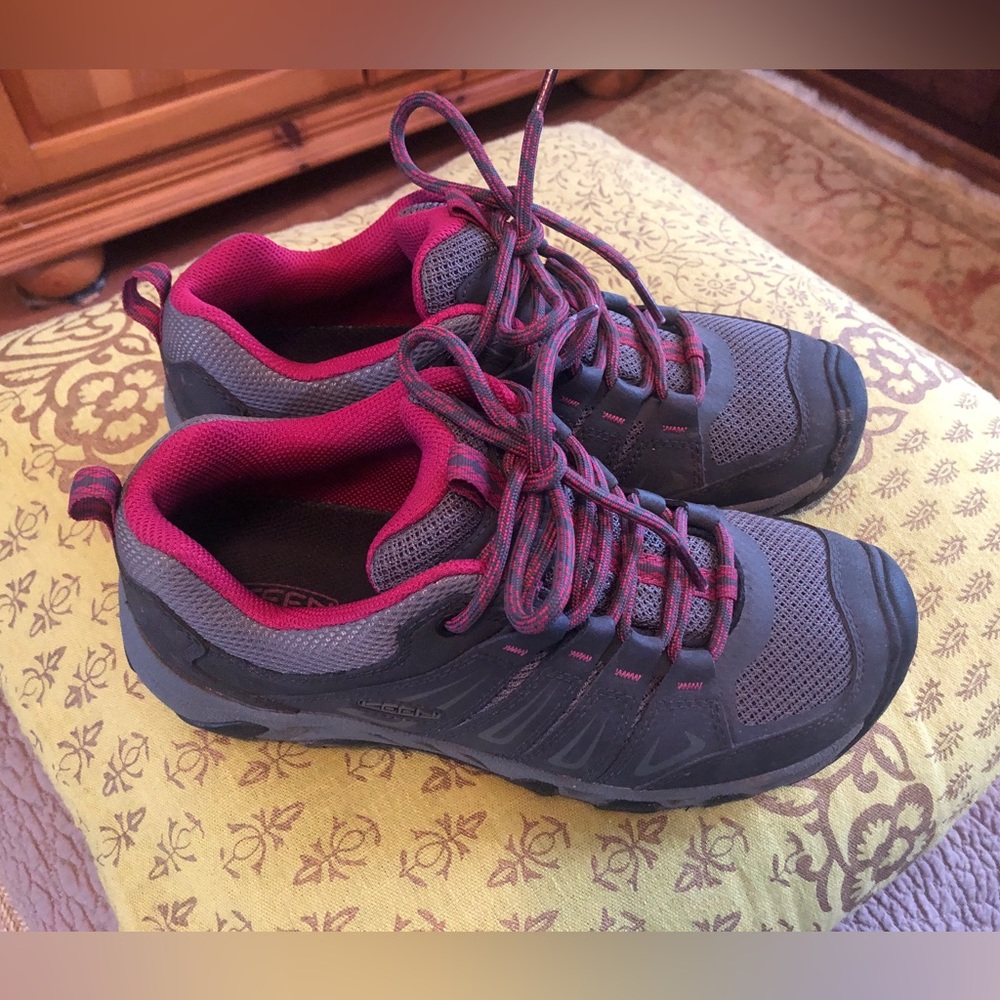 Keen hikers/hiking shoes Size 39